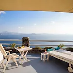 Thirea Oia